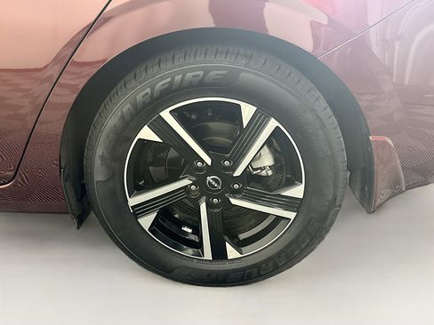 Used 2024 Nissan Sentra SV image 11