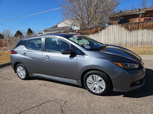 Used 2024 Nissan Leaf S image 2