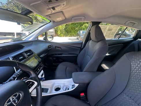 Used 2016 Toyota Prius Three Touring image 15