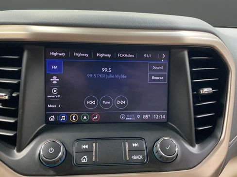 Used 2023 GMC Acadia Denali w/ Denali Technology Package AWD/4WD image 15
