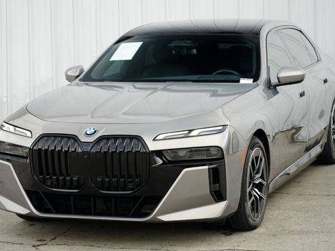 Used 2023 BMW i7 xDrive60 image 60