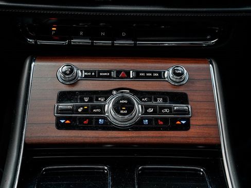 Used 2023 Lincoln Aviator Reserve w/ Equipment Group 201A image 13