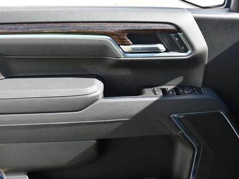 New 2026 GMC Sierra 1500 Elevation w/ LPO, Elevation Black Package image 15