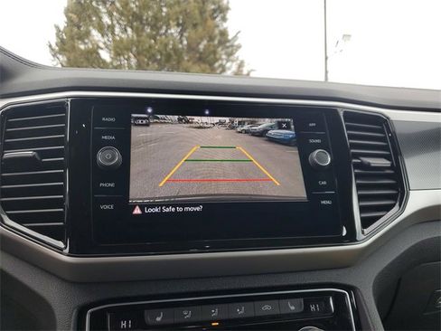 Certified 2023 Volkswagen Atlas Cross Sport SE image 23