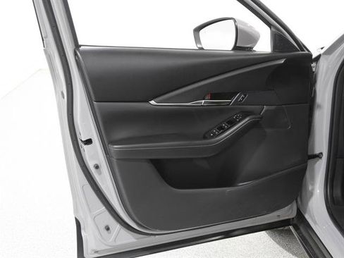 Certified 2025 MAZDA CX-30 AWD 2.5 S w/ Preferred Package image 4