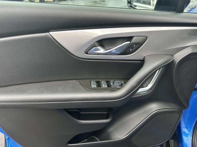 Certified 2024 Chevrolet Blazer LT w/ Midnight/Sport Edition FWD image 18