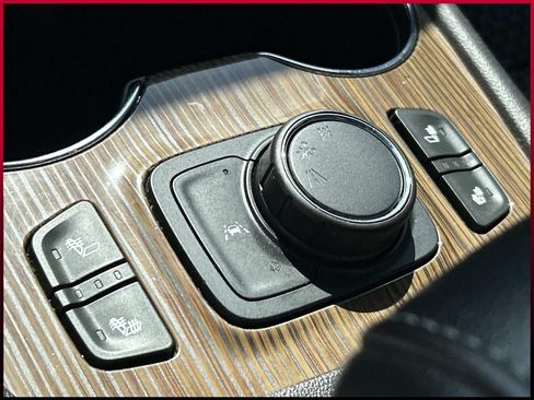 Used 2022 GMC Acadia SLE w/ Driver Convenience Package FWD image 35