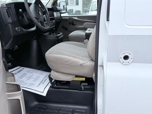 Used 2011 Chevrolet Express 2500 RWD image 11