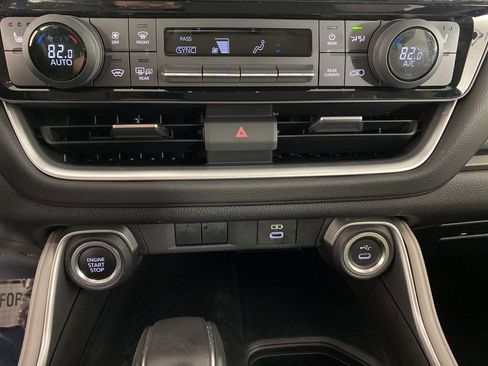 Used 2024 Toyota Grand Highlander XLE image 5