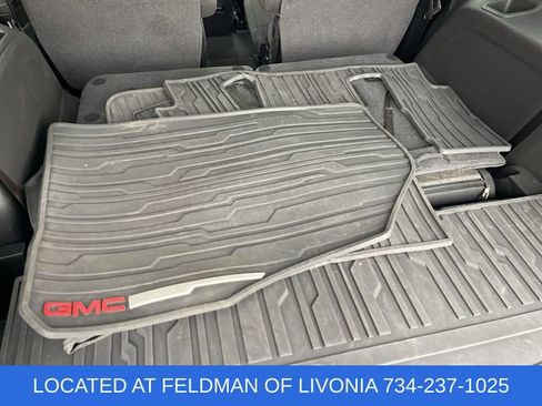 Certified 2023 GMC Acadia SLE w/ Driver Convenience Package image 33