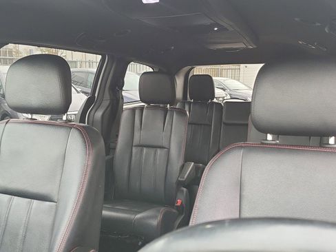 Used 2019 Dodge Grand Caravan GT image 14