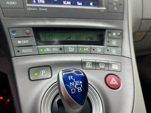 Used 2013 Toyota Prius Three w/ Solar Roof Pkg image 18