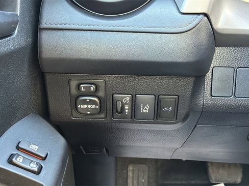 Used 2017 Toyota RAV4 LE image 32