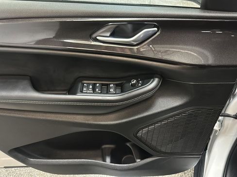 Used 2023 Jeep Grand Cherokee Altitude image 18