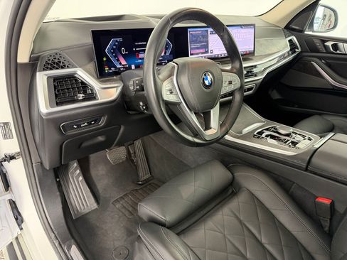 Used 2025 BMW X7 xDrive40i AWD/4WD image 4