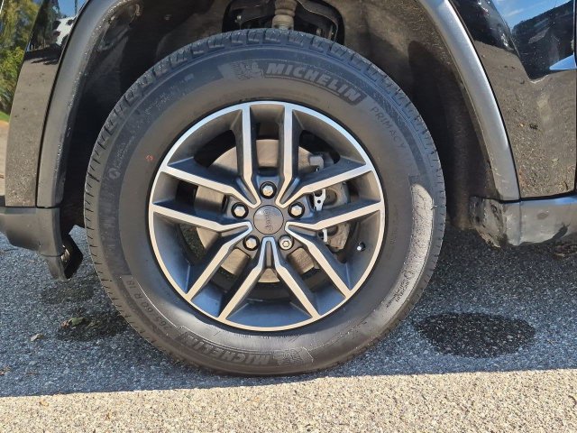 Used 2019 Jeep Grand Cherokee Limited AWD/4WD image 10