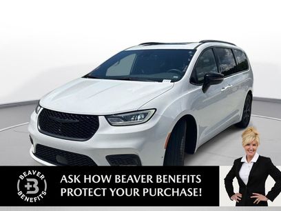 Used 2025 Chrysler Pacifica Limited