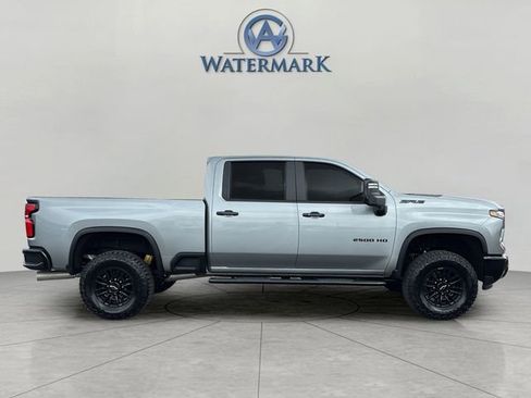 Used 2025 Chevrolet Silverado 2500 ZR2 w/ Technology Package AWD/4WD image 6