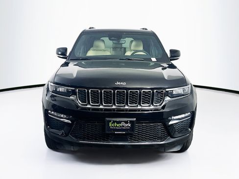 Used 2023 Jeep Grand Cherokee Limited image 2