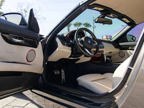 Used 2011 BMW Z4 sDrive30i RWD image 29