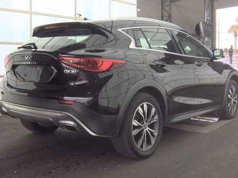 Used 2018 INFINITI QX30 Premium w/ Navigation Package AWD/4WD image 21