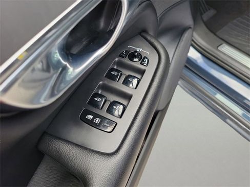 Used 2023 Volvo XC90 B5 Core image 15