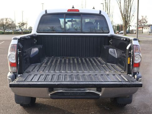 Used 2014 Toyota Tacoma PreRunner image 6