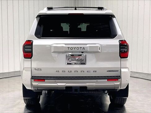Used 2025 Toyota 4Runner Limited AWD/4WD image 4