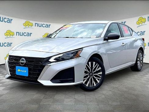Certified 2024 Nissan Altima 2.5 SV AWD/4WD image 3