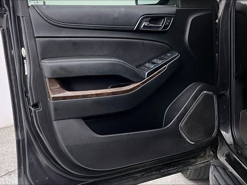 Used 2018 Chevrolet Suburban LS image 24