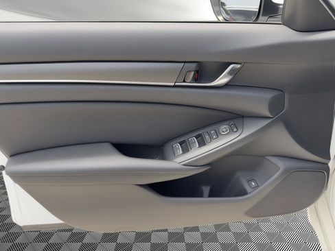 Used 2021 Honda Accord LX image 14