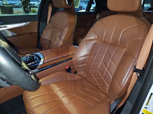 Certified 2023 BMW 760i xDrive w/ Executive Package image 16