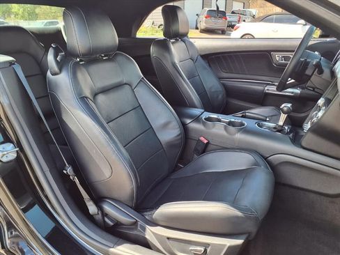 Used 2017 Ford Mustang Premium image 13
