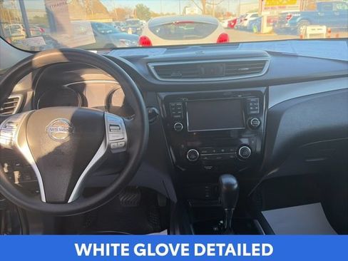 Used 2016 Nissan Rogue SV w/ SV Premium Package AWD/4WD image 12