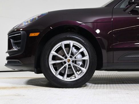 Certified 2024 Porsche Macan image 28