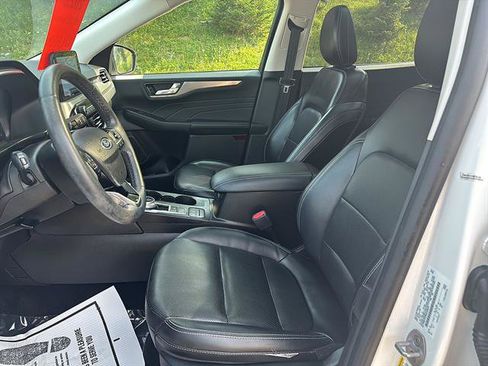 Certified 2022 Ford Escape Titanium AWD/4WD image 11