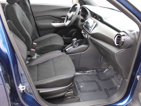 Used 2020 Nissan Kicks SV image 8
