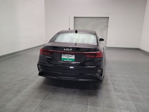 Used 2022 Kia Forte LXS FWD image 7