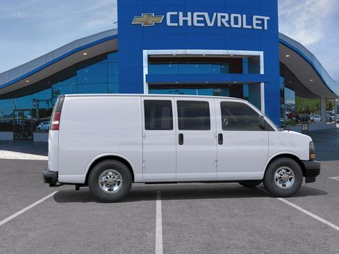 New 2026 Chevrolet Express 3500 w/ Driver Convenience Package RWD image 29