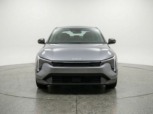 Used 2025 Kia K4 LXS image 2