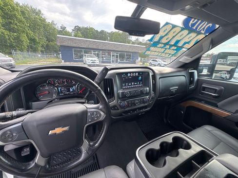 Used 2019 Chevrolet Silverado 2500 LTZ AWD/4WD image 13