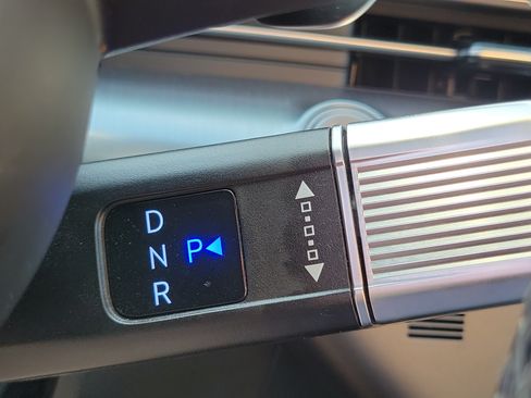 Certified 2024 Hyundai Kona SEL FWD image 18