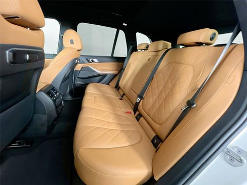 Used 2025 BMW X5 xDrive50e w/ Premium Package image 24
