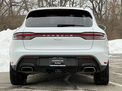 Certified 2025 Porsche Macan image 8