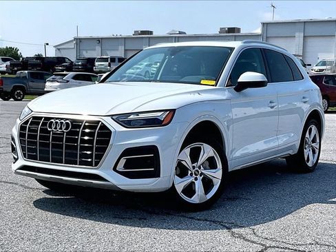 Used 2021 Audi Q5 2.0T Premium Plus w/ Premium Plus Package AWD/4WD image 2