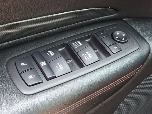 Used 2025 Dodge Durango GT AWD/4WD image 23
