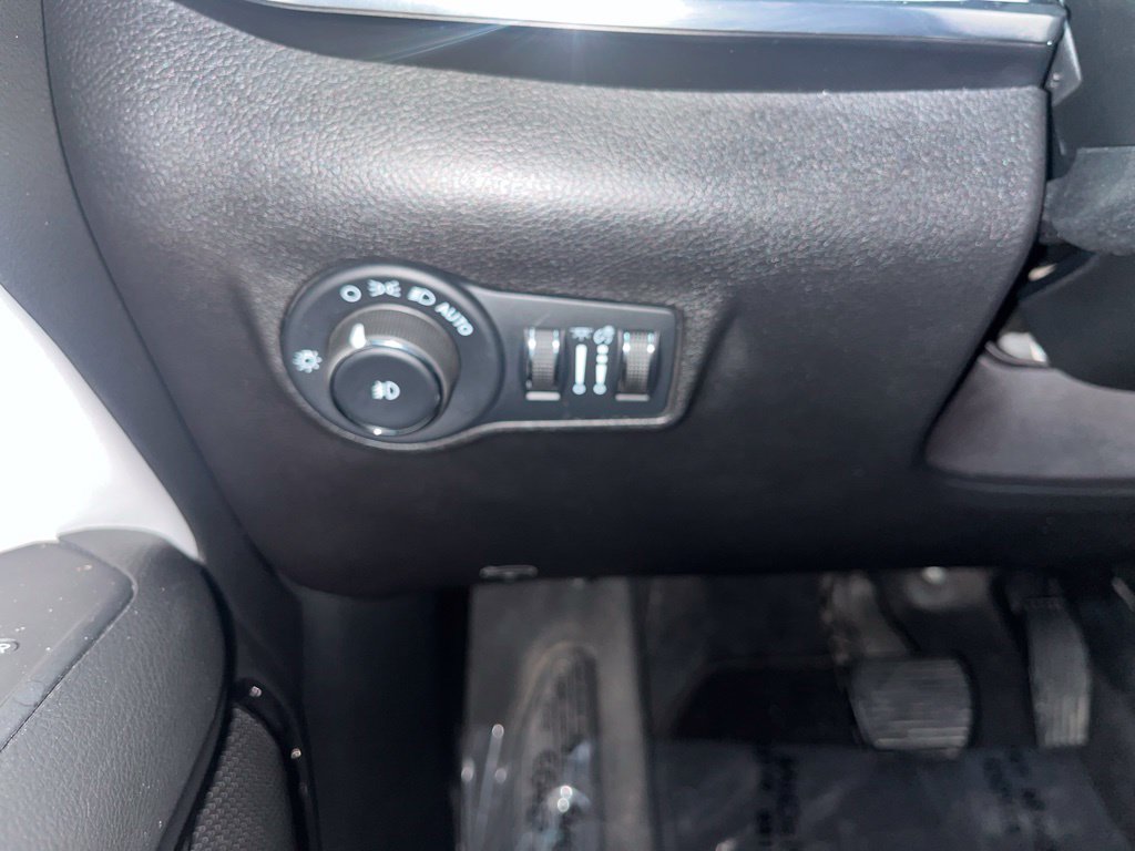 Used 2022 Jeep Compass Limited AWD/4WD image 59
