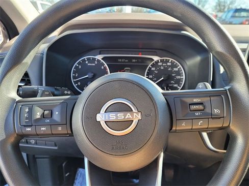 Used 2023 Nissan Rogue S image 18