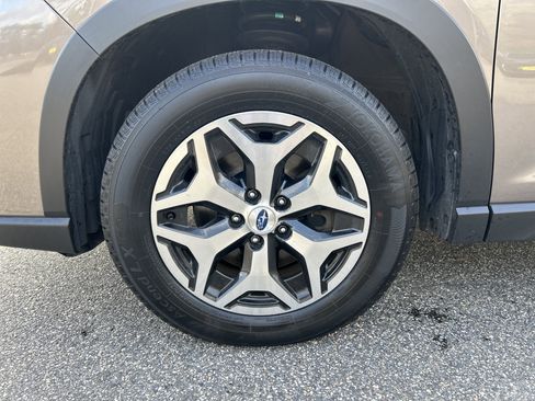 Used 2022 Subaru Forester Premium image 12