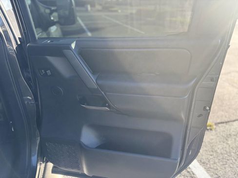 Used 2012 Nissan Titan SL w/ SL Technology Pkg image 19
